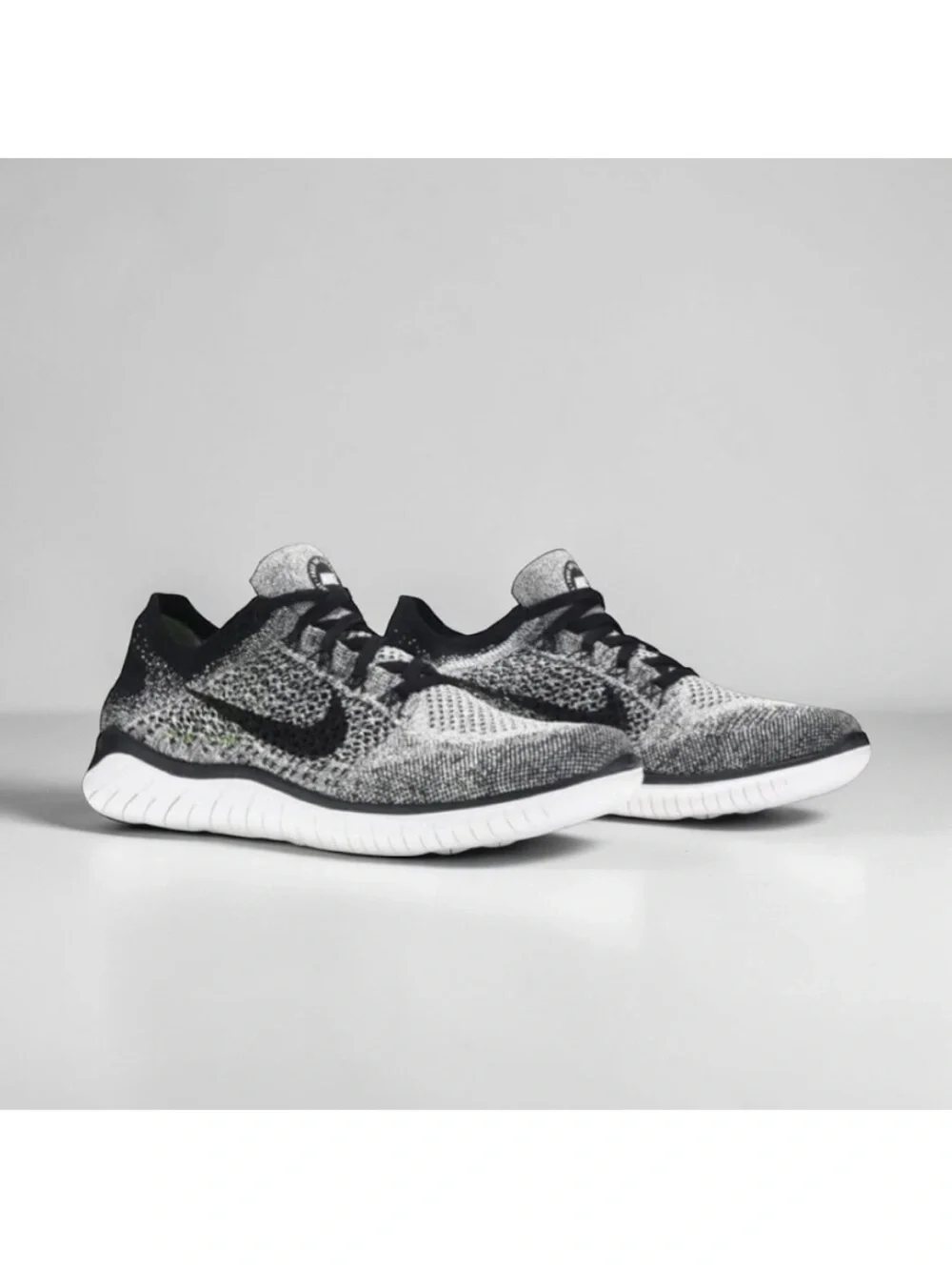 NWT 🔥 Rare Nike Free Run Flyknit Oreo 9M